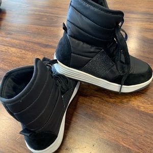 Girls - Justice Puffer Sneakers - Size 2